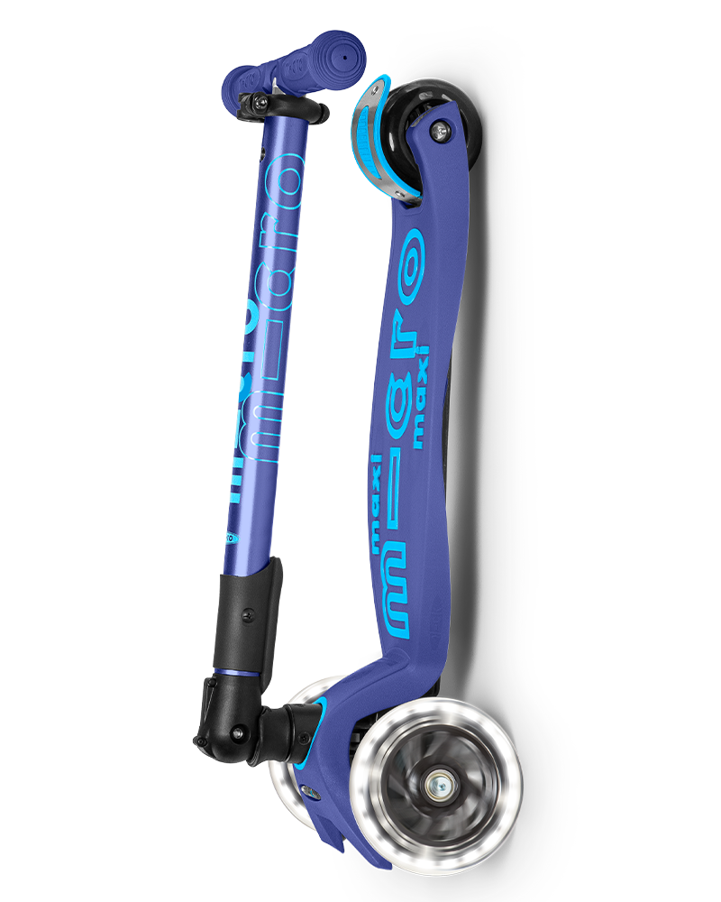 Maxi Micro Deluxe Led Scooter Navy 
