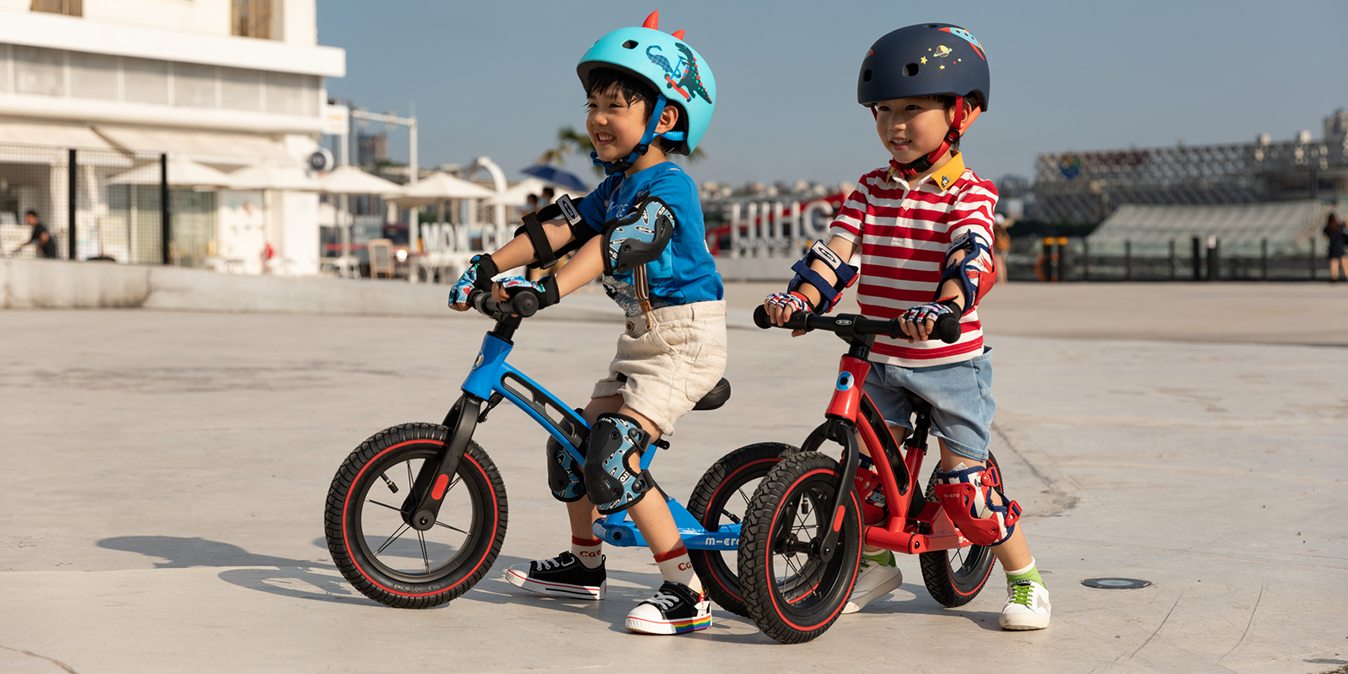 Micro Mobility GB0031 Micro Balance Bike Deluxe Pro Draisienne Noir//Blanc