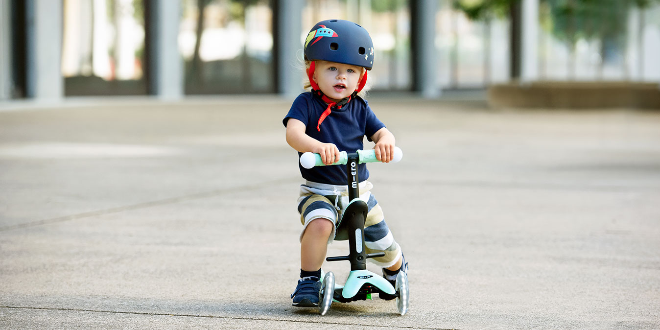 Patinete Micro Mini 2 Grow Deluxe Magic Led Azul 1-6 Años - La Colmena